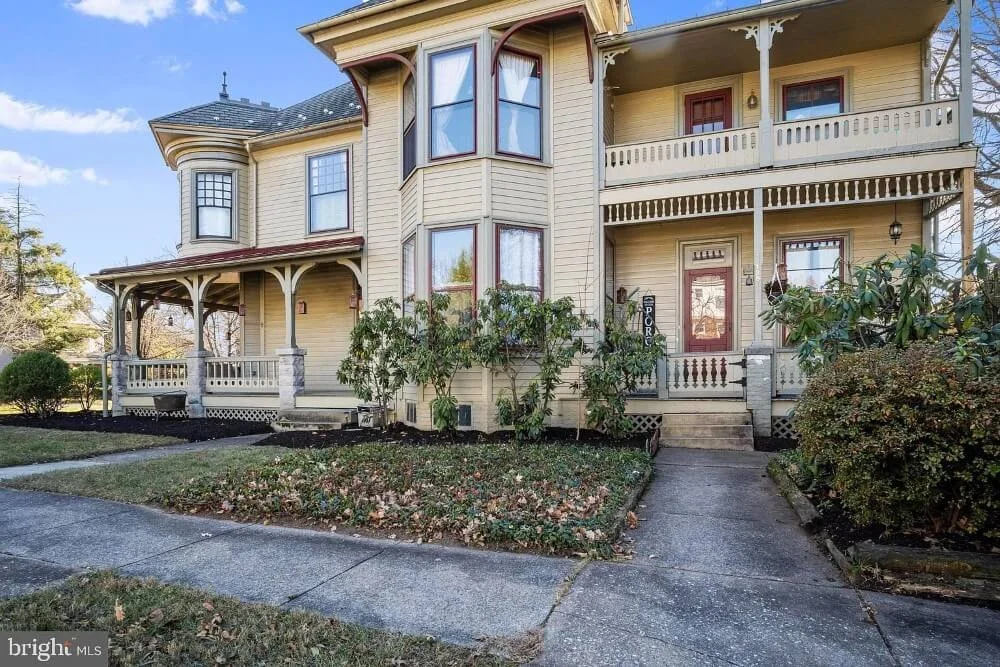 1892 Queen Anne house in Harrisburg, Pennsylvania - $429k | Old